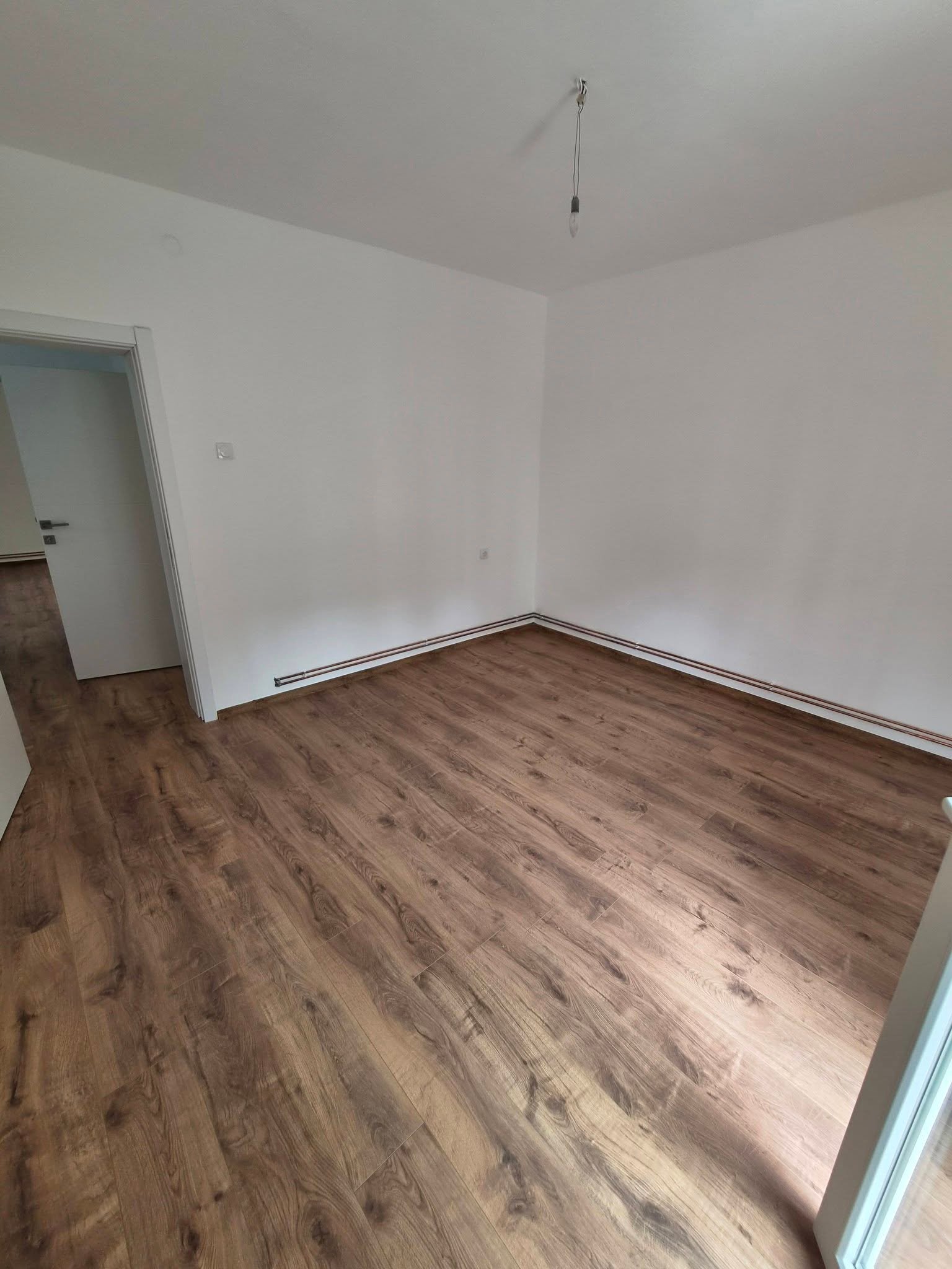 Trosoban stan kod Kliničkog centra – Niš